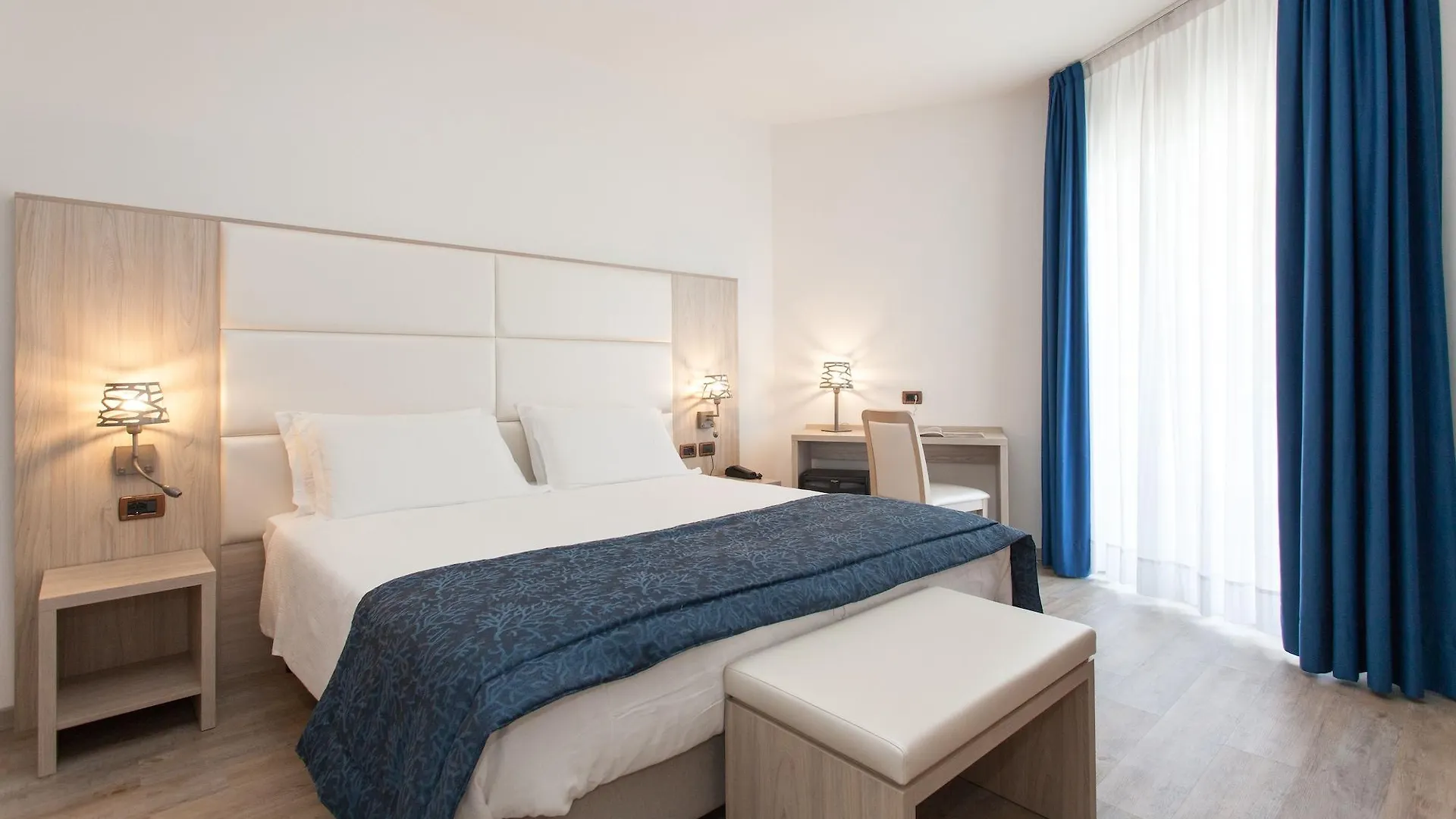 Regent'S Hotel 리도 디 예솔로 4*,